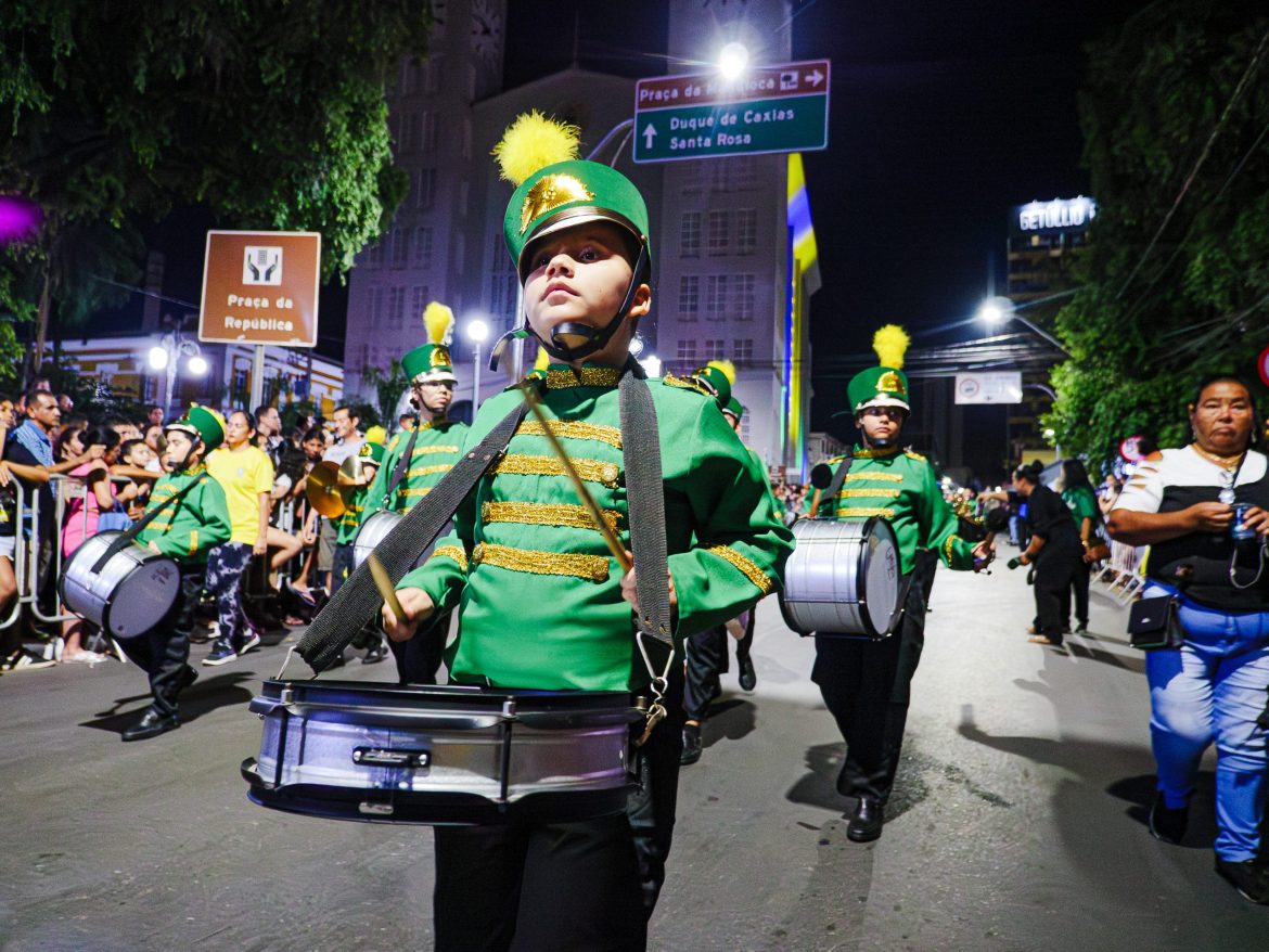 novo-horario-conquista-o-publico-e-leva-20-mil-pessoas-ao-desfile-de-7-de-setembro